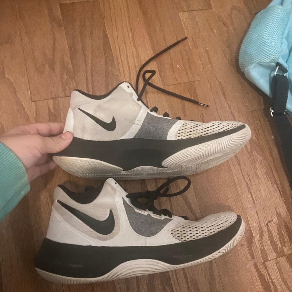 Size 9 air precision Nike basketball shoes